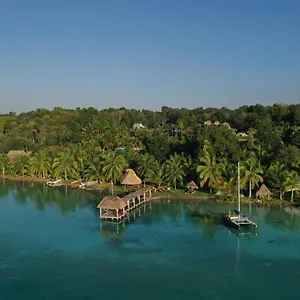 cayuco-maya.quintano-roohotels.com/